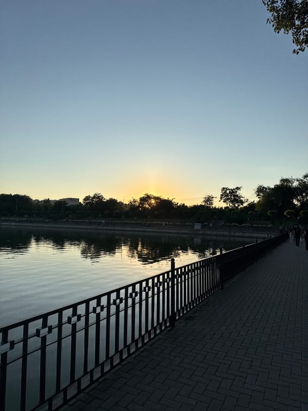 Golden-hour park evening in Chișinău, with live music and lakeside walks
