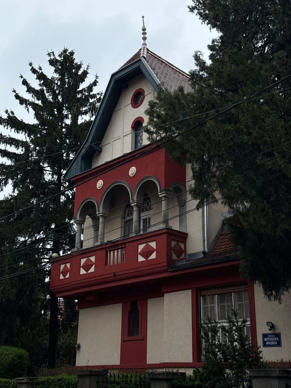 Rainy afternoon street scenes documented across Belgrade neighborhoods