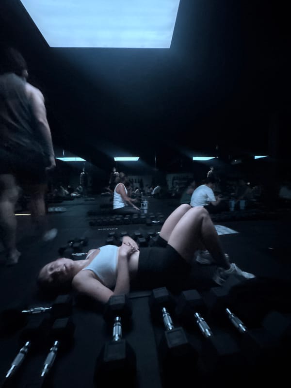 Early morning fitness session documented at Mexican gym
