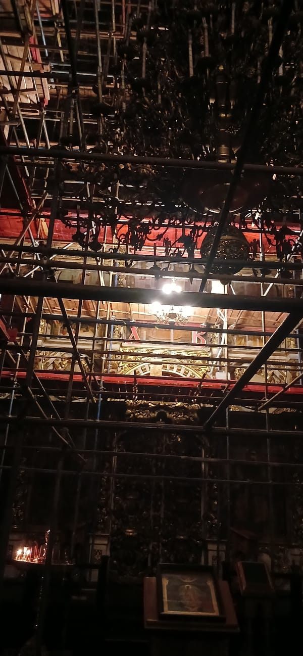 Moscow cemetery and monastery cathedral documented during renovation