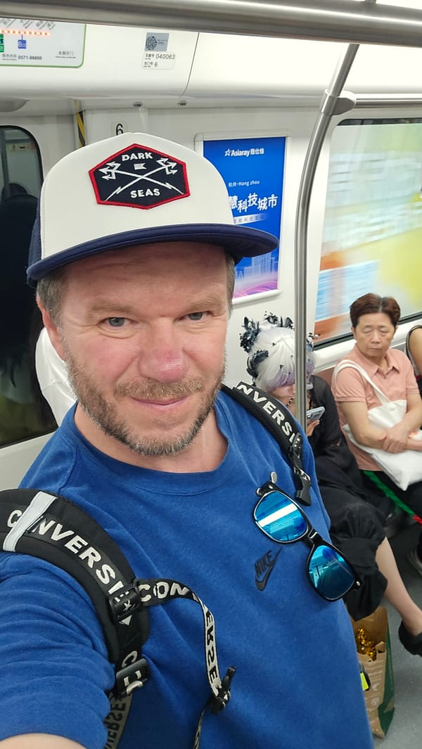 Selfie on the Hangzhou metro, Shangcheng District