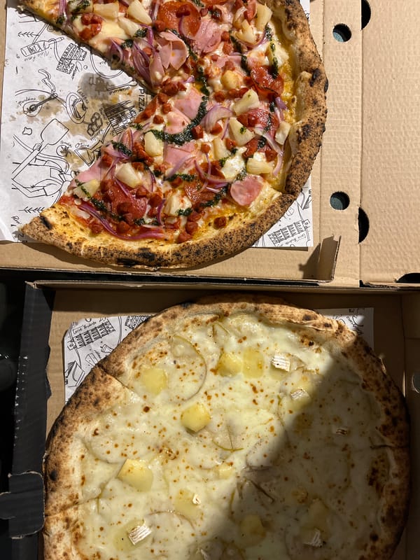 Two pizzas documented in Mexican town early morning