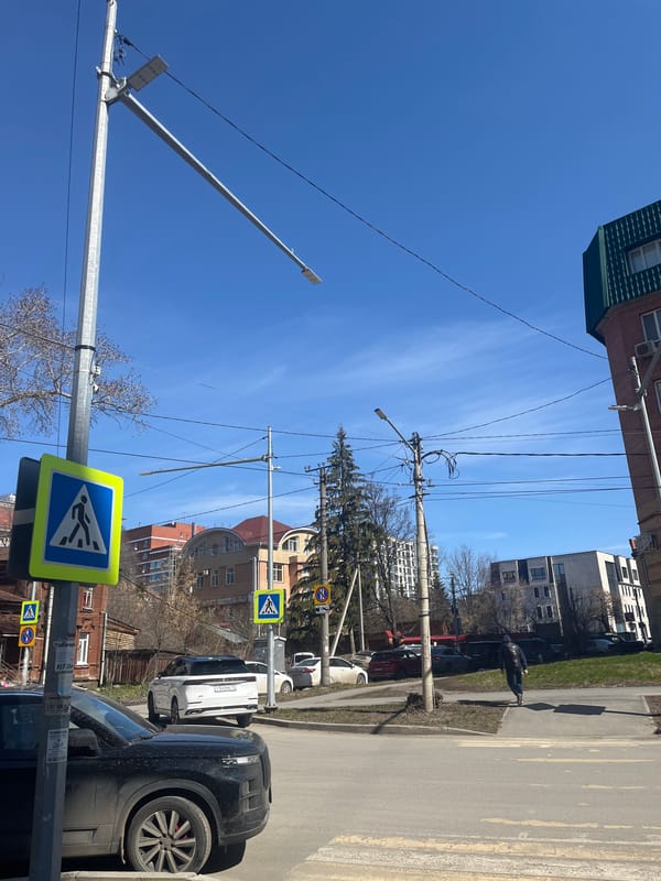 Morning street life documented across Ulyanovsk, Russia