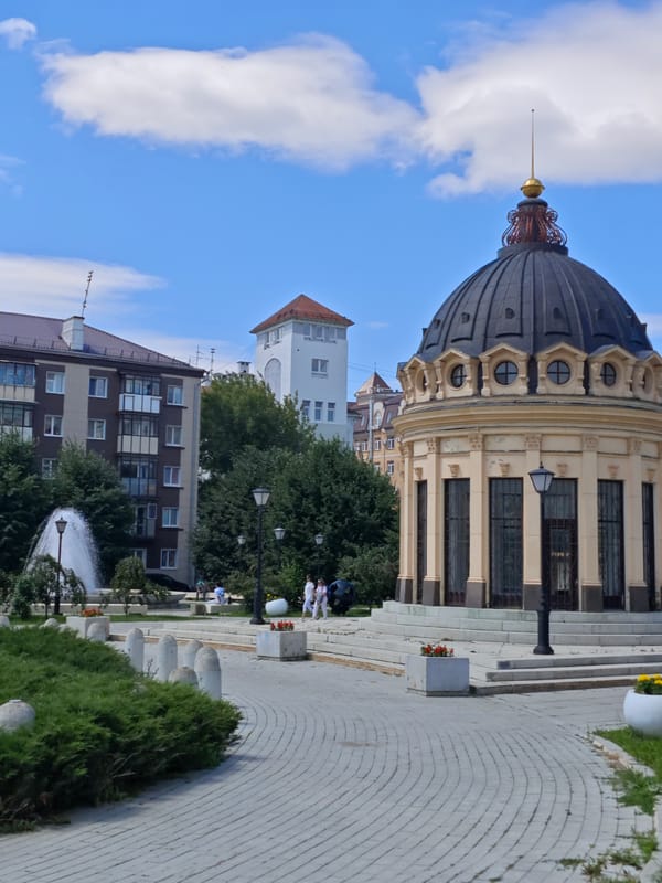Sunny morning stroll through Kazan's historic city center