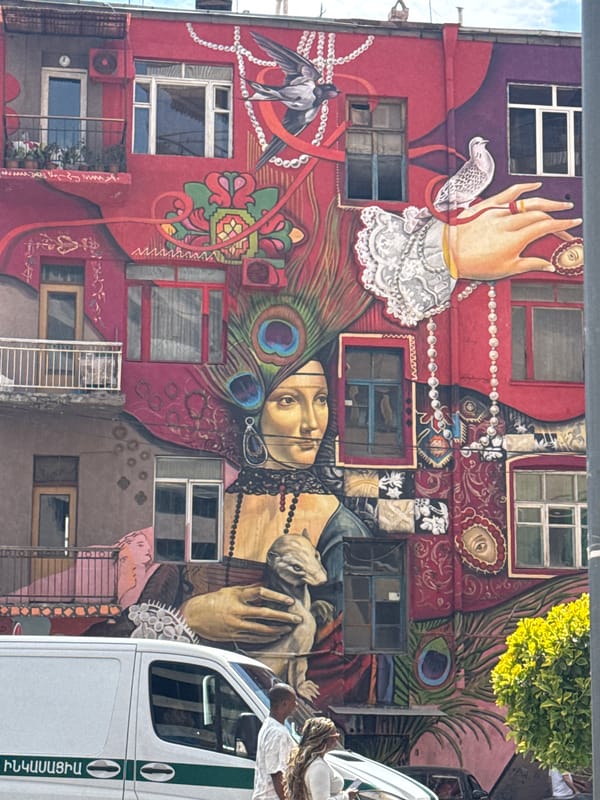 Morning scenes from Yerevan: street music, architecture, art