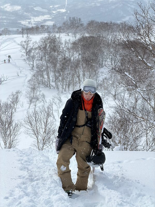 Snowboarder spotted on slopes in Niseko, Japan