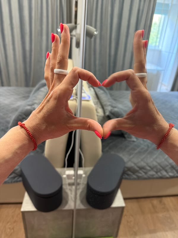 Hands form Z-shape gesture captured in Birobidzhan mirror
