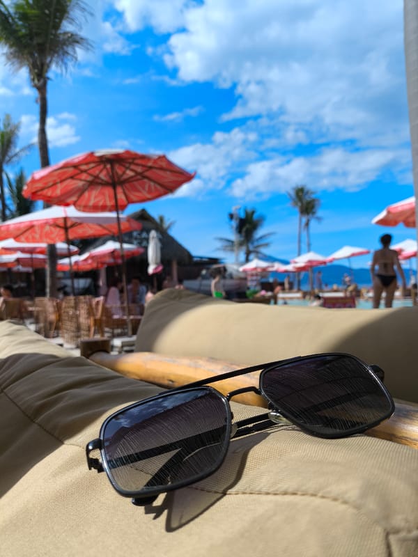 Sunny morning on the beach in Đà Nẵng, Vietnam