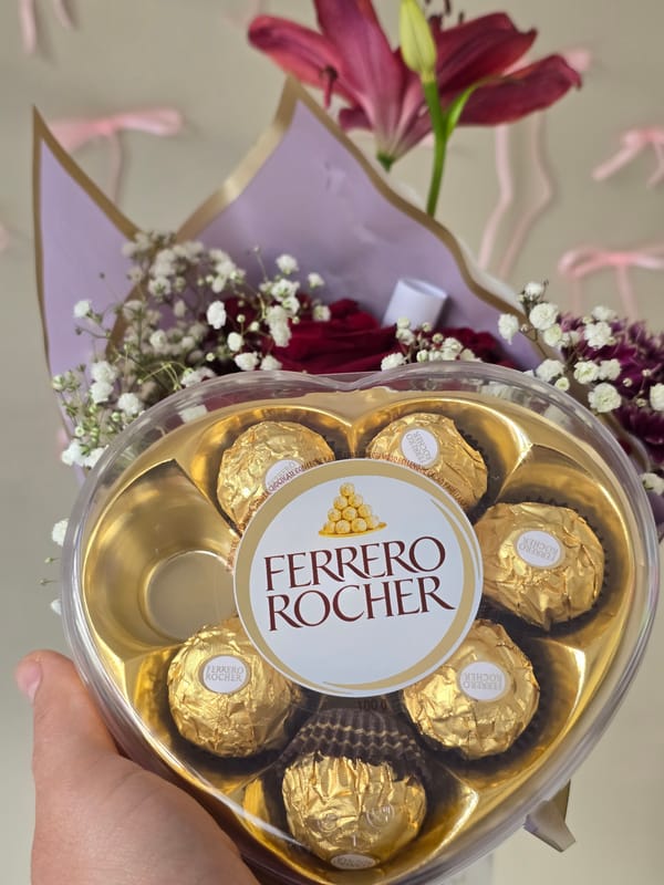 Gift presentation with chocolates and flowers documented in La Florida