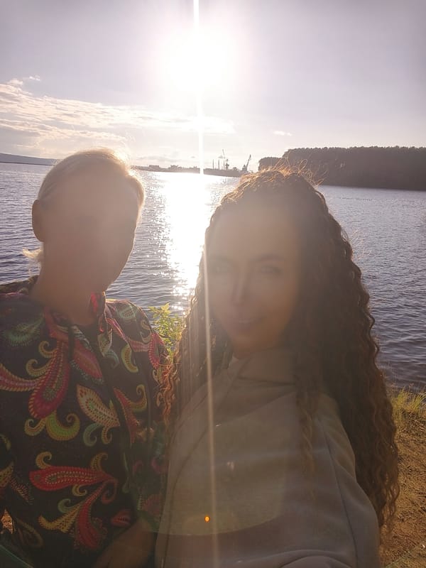 Sunny afternoon waterfront gathering near cruise ships documented