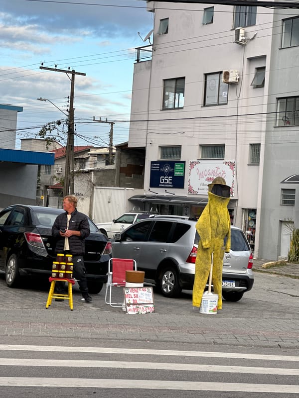 Evening street life and shopping scenes documented in Florianópolis