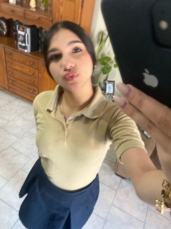 Woman photographed in residential setting in Cotoperíz, Venezuela