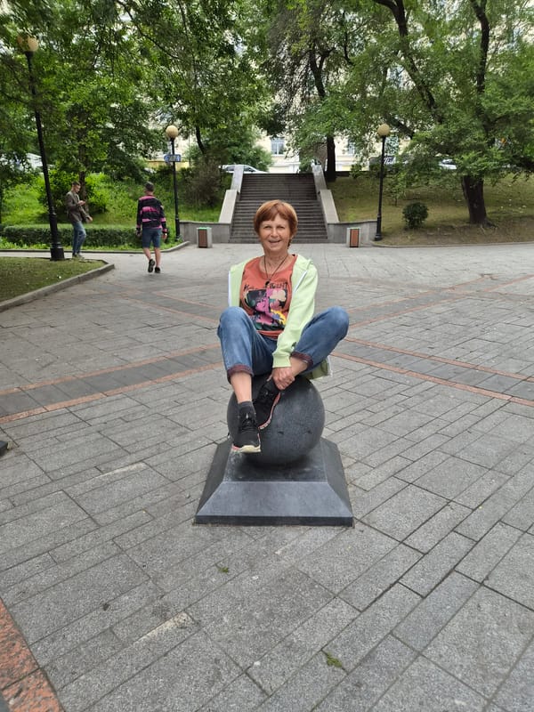 Street scenes and landmarks around central Vladivostok