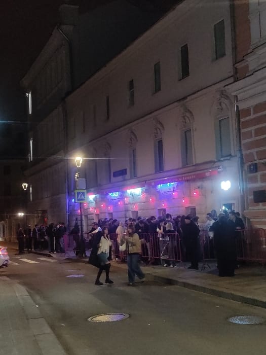 Moscow nightlife scenes captured by witnesses