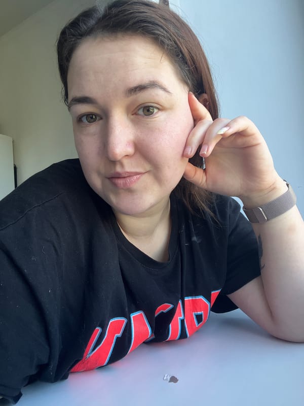 Apartment life in Chelyabinsk: selfies, cooking, and rooftop views