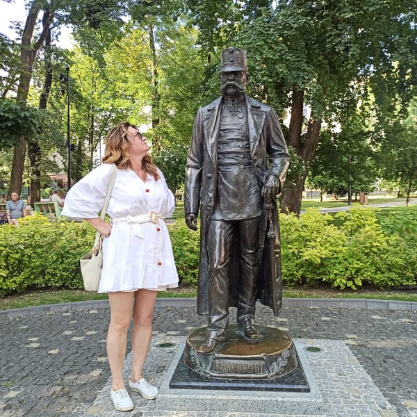 Afternoon walking tour through Chernivtsi's parks and historic streets