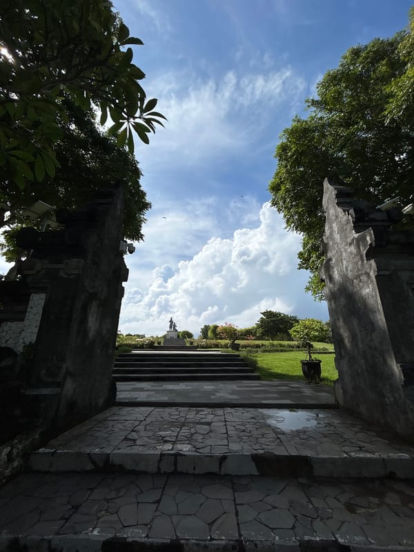 Tourist captures sunny morning scenes across Kuta Selatan temples and beaches