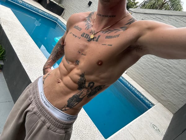 Tattooed man spotted near pool in Tapiales, Argentina