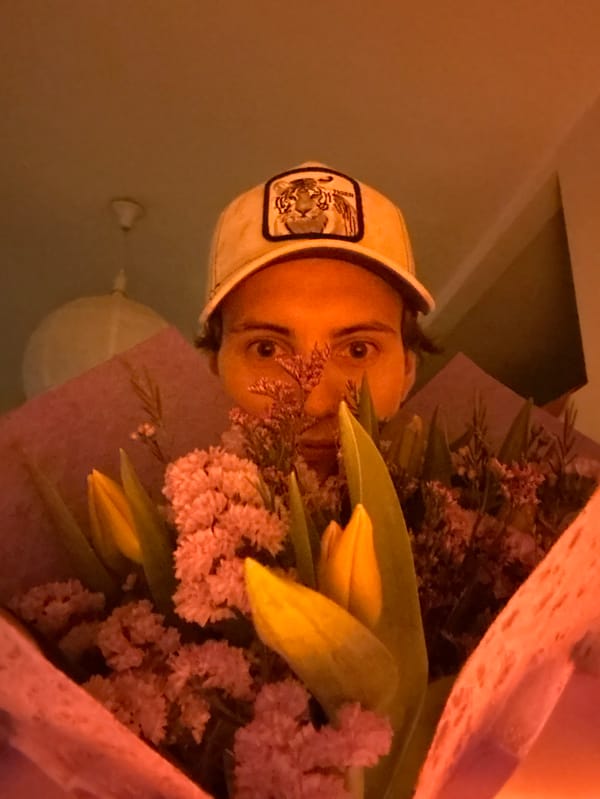 Artistic moments captured in Ramat Gan: flowers and vintage Vogue