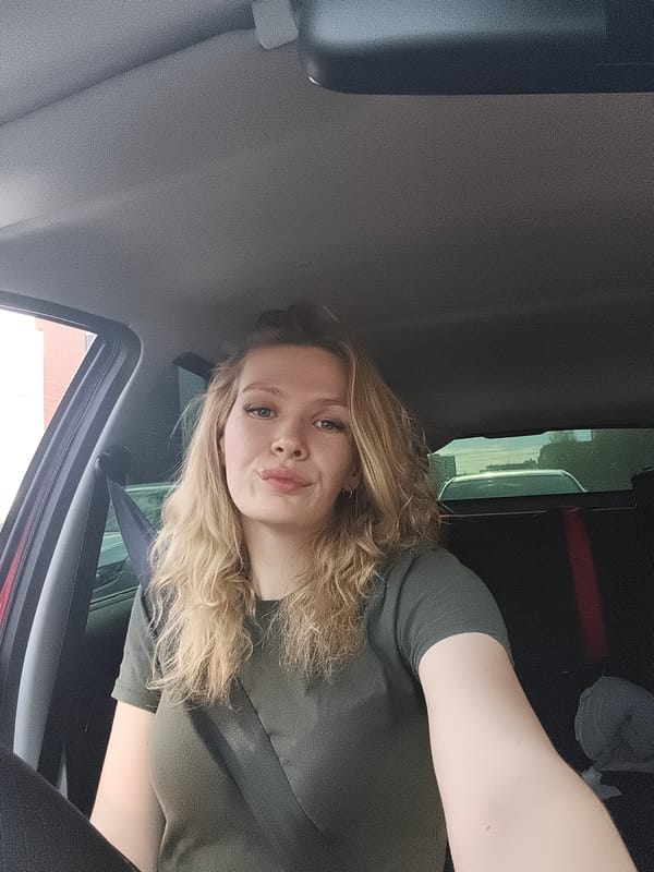 Women take car selfies during Izhevsk traffic jam