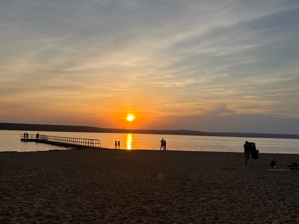 Sunset over Kama River documented by witnesses in Perm