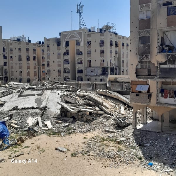 Witness documents war damage, displacement camps in Khan Yunis
