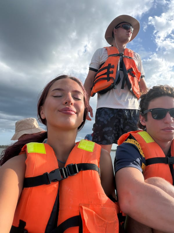 Four people enjoy leisurely boat trip in Pottuvil waters