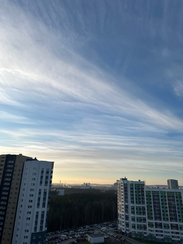 Cirrus clouds observed over Yekaterinburg from high-rise building