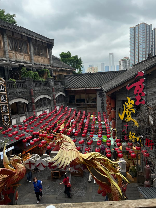 Tourist explores traditional culture sites in Chongqing's Yuzhong District