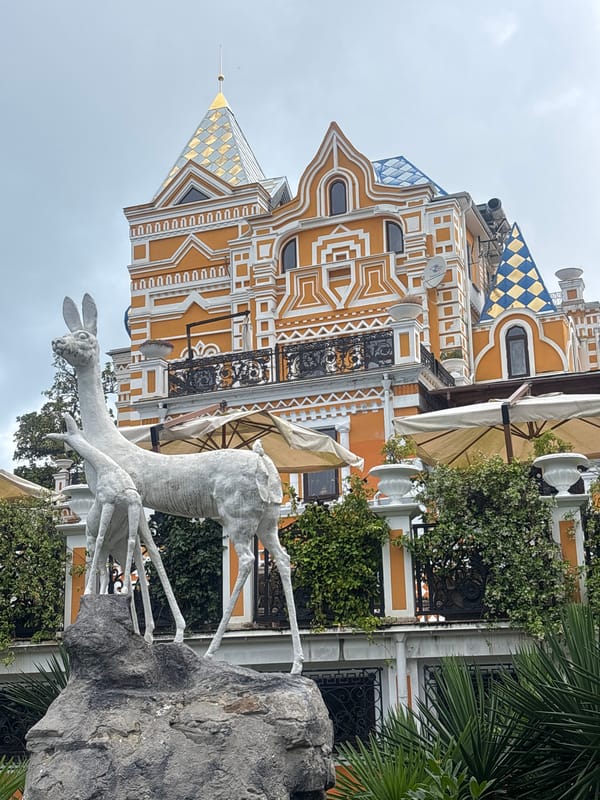 Morning walkthrough of Sochi Park's rides and attractions