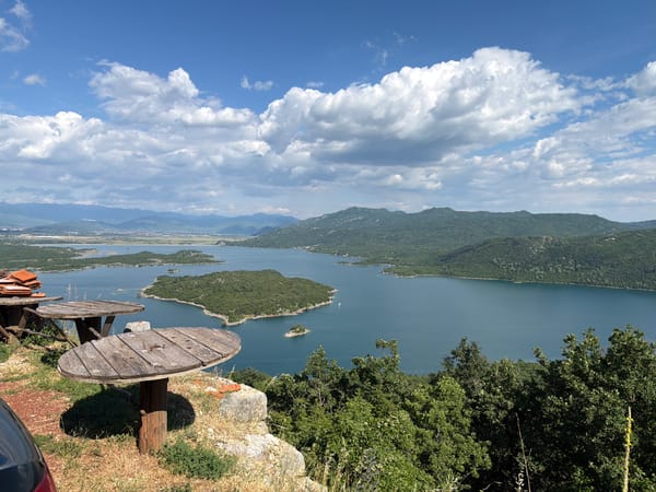 Lakeside roadside stand stop in Ponikvica, Montenegro
