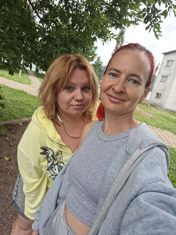 Quiet summer morning around a residential block in Атамановка