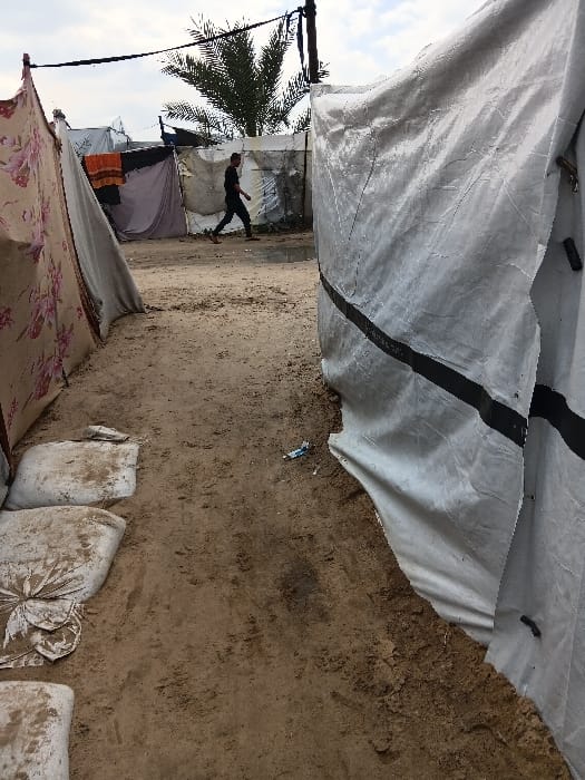 Daily life documented in Khan Yunis tent settlement