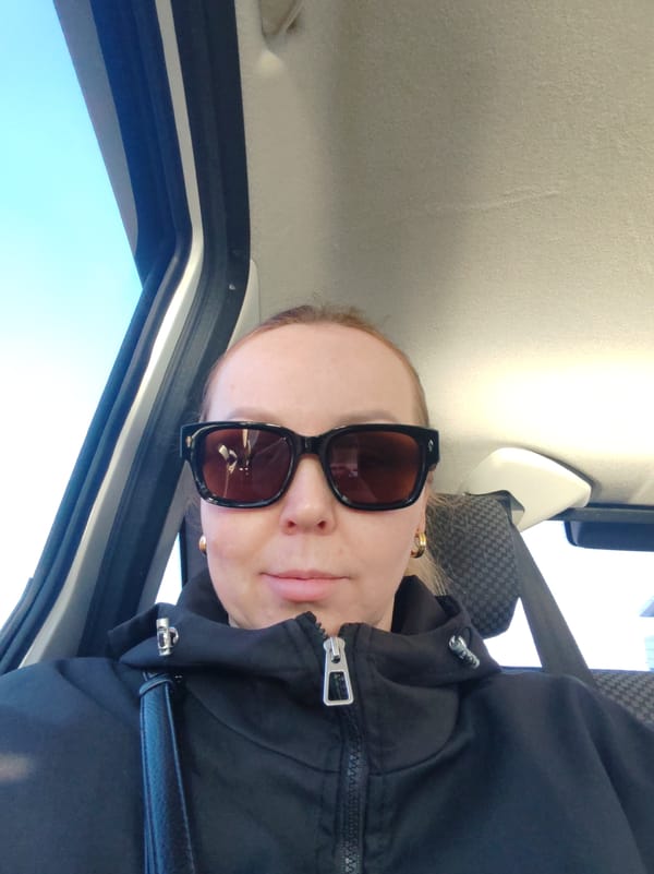 Woman documents morning routine through selfies in Chaikovsky