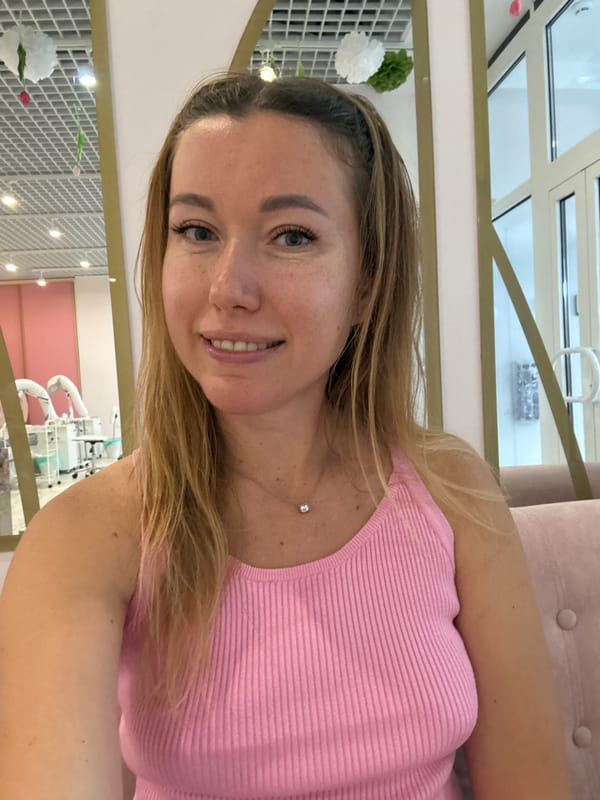 Quick stop at Sun Skin salon with coffee and selfies