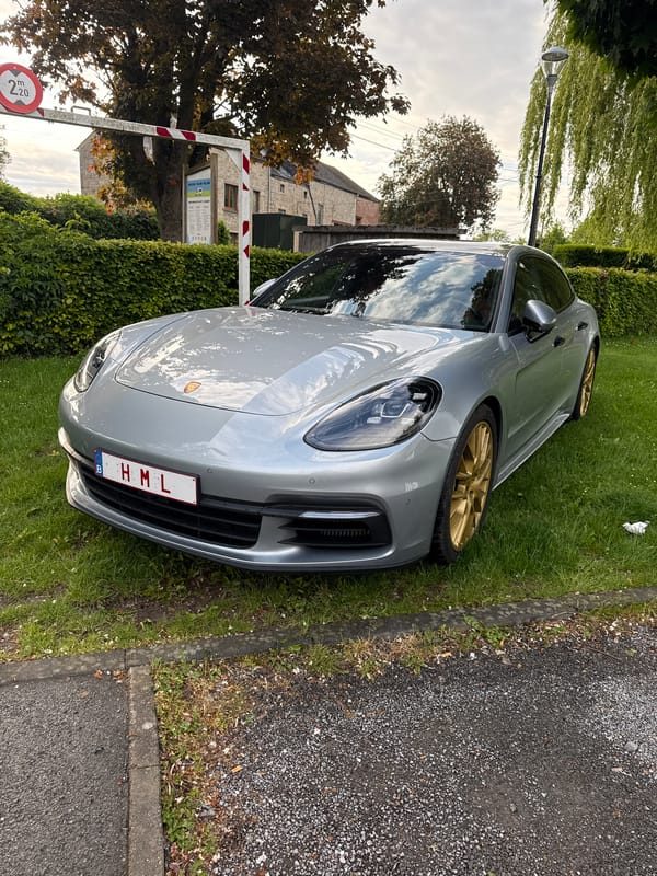 Silver Porsche with gold wheels spotted parked in Melreux