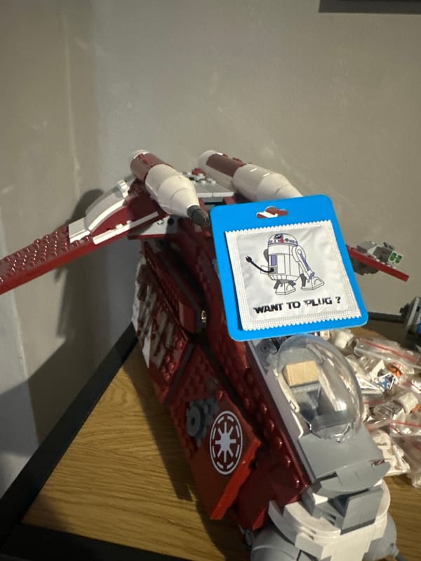 Lego Star Wars gunship spotted with promotional tag attachment