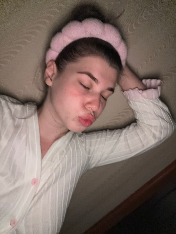 Woman's evening routine captured in Мещёры, Russia apartment