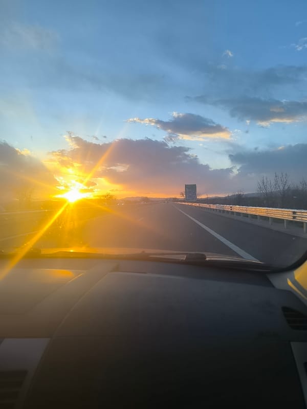 Driver captures golden sunset view on Bulgarian highway