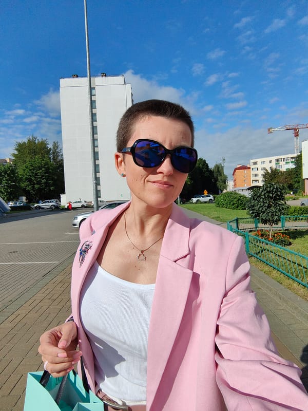 Minsk morning walk with outfit details and street scenes