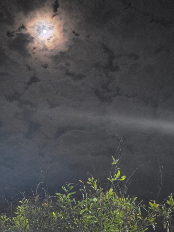 Moon with light pillar effect photographed in Iquique