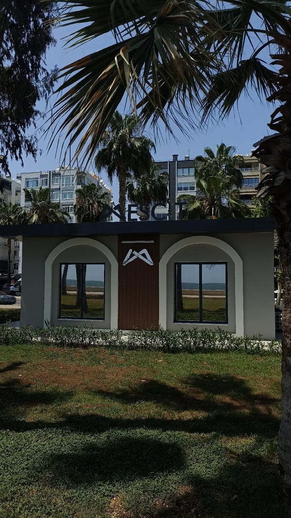 Sunny coastal promenade documented in Yenişehir, Turkey