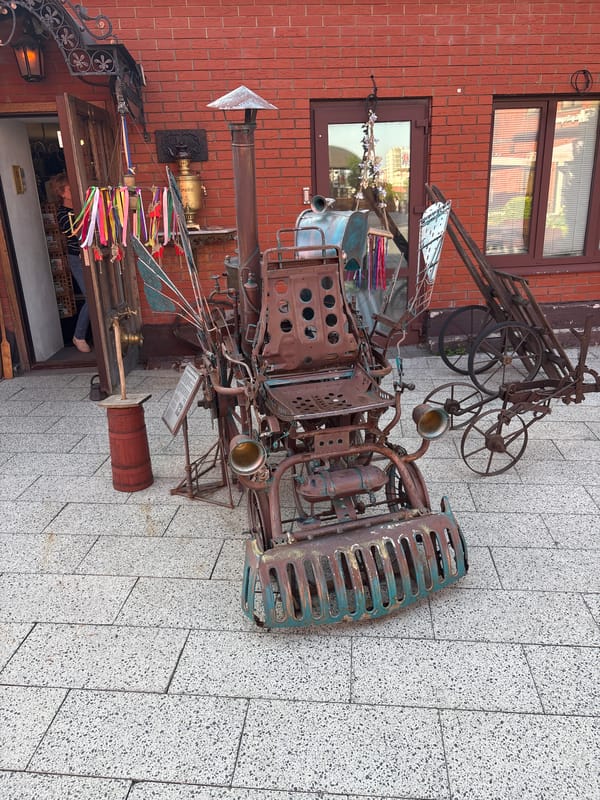 Visitor documents steampunk art and spring scenes in Tula