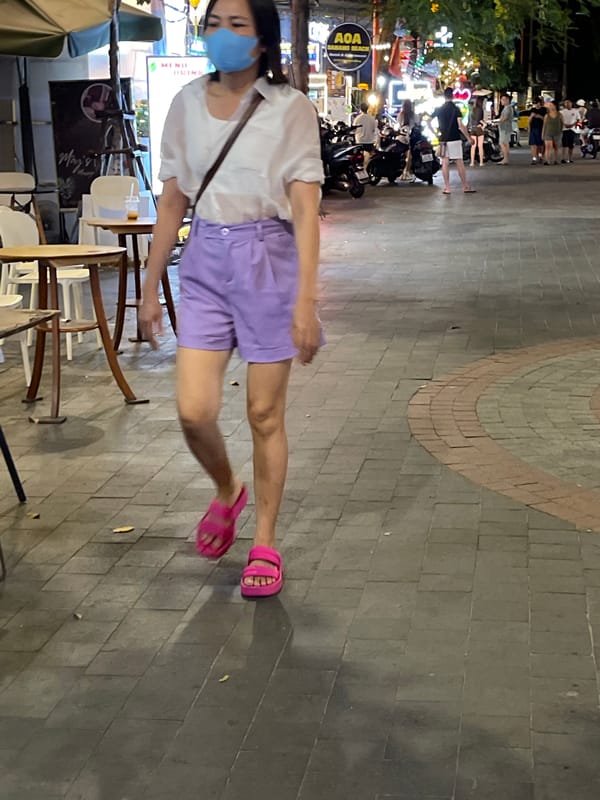 Live music, street food, and lantern light in nighttime Đà Nẵng