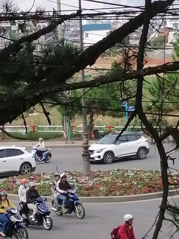 Overcast morning scenes captured across Da Lat, Vietnam