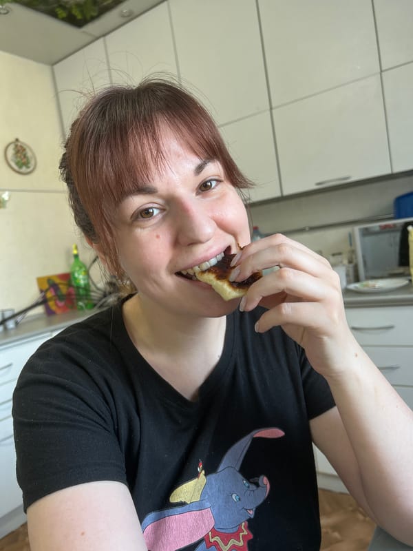 Women share kitchen selfies with homemade flatbreads in Russia