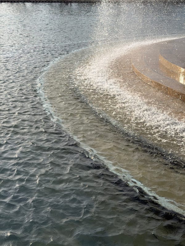 Spring afternoon at Krasnodar Park draws visitors to fountains