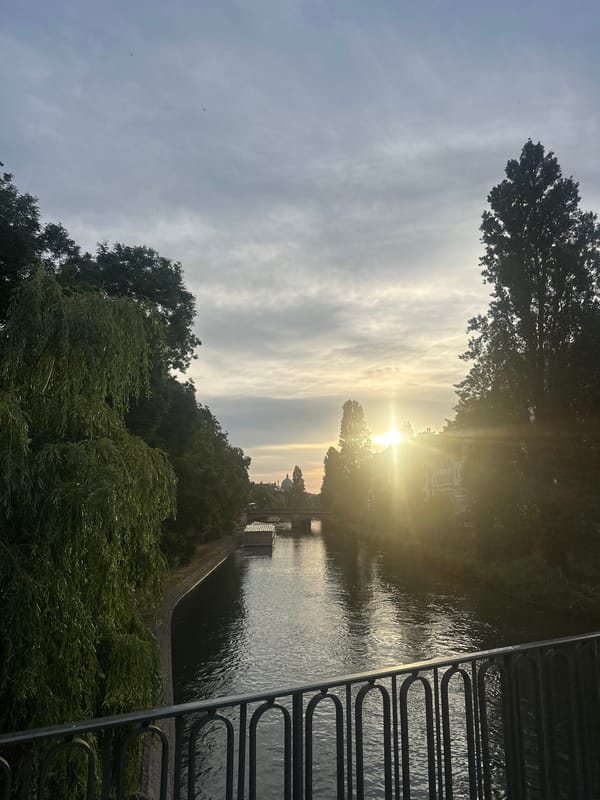 Early morning photography tour captures Strasbourg's canals and architecture