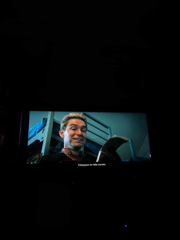 Unusual expression captured on screen in Moscow