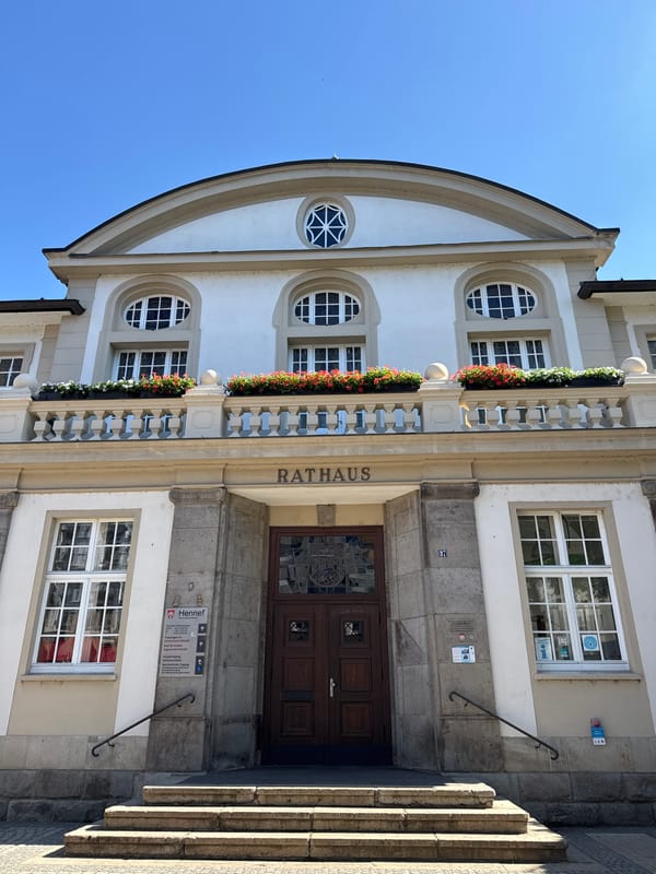 Morning walkthrough of Hennef's town center, shops, and cafés
